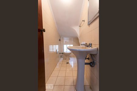 Lavabo de casa para alugar com 3 quartos, 284m² em Umuarama, Osasco