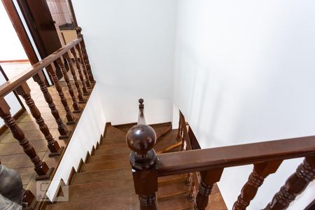 Casa para alugar com 284m², 3 quartos e 3 vagas Casa para alugar com 284m², 3 quartos e 3 vagasEscada