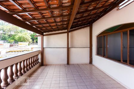 Casa para alugar com 284m², 3 quartos e 3 vagas Casa para alugar com 284m², 3 quartos e 3 vagasVaranda