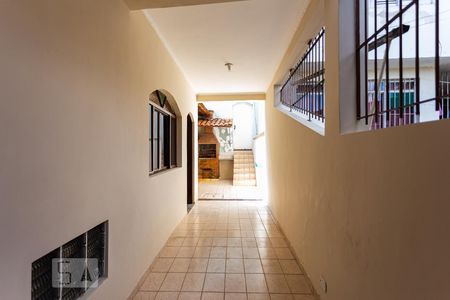 Casa para alugar com 284m², 3 quartos e 3 vagas Casa para alugar com 284m², 3 quartos e 3 vagasCorredor