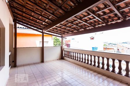 Casa para alugar com 284m², 3 quartos e 3 vagas Casa para alugar com 284m², 3 quartos e 3 vagasVaranda