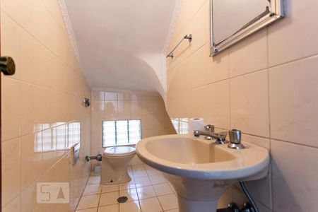 Lavabo de casa para alugar com 3 quartos, 284m² em Umuarama, Osasco