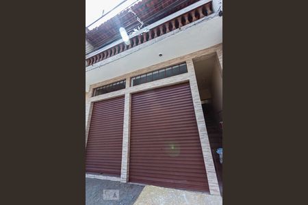 Casa para alugar com 284m², 3 quartos e 3 vagas Casa para alugar com 284m², 3 quartos e 3 vagasFachada