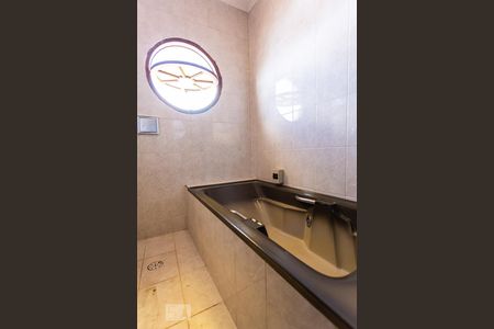 Casa para alugar com 284m², 3 quartos e 3 vagas Casa para alugar com 284m², 3 quartos e 3 vagasBanheiro da Suite