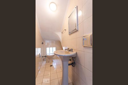 Lavabo de casa para alugar com 3 quartos, 284m² em Umuarama, Osasco