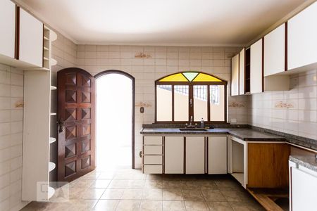 Casa para alugar com 284m², 3 quartos e 3 vagas Casa para alugar com 284m², 3 quartos e 3 vagasCozinha