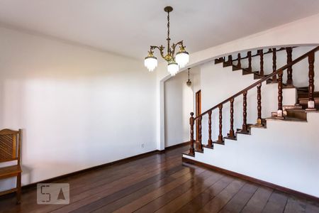 Sala de casa para alugar com 3 quartos, 284m² em Umuarama, Osasco