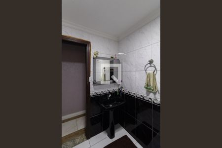 Casa à venda com 195m², 4 quartos e 2 vagasBanheiro 2