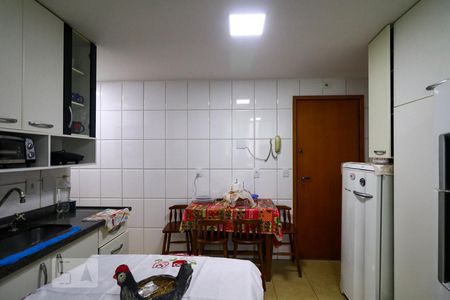 Apartamento à venda com 130m², 4 quartos e 3 vagasCozinha