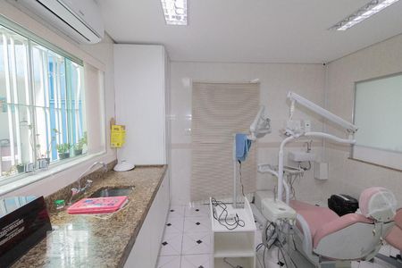 Casa à venda com 172m², 3 quartos e 2 vagas Casa à venda com 172m², 3 quartos e 2 vagasCozinha