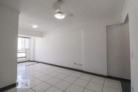 Sala de apartamento à venda com 3 quartos, 72m² em Setor Bueno, Goiânia
