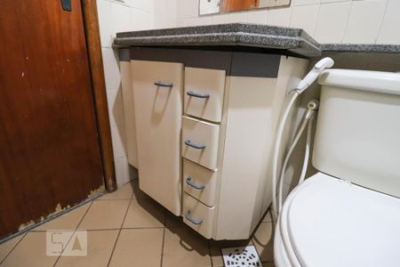 Apartamento à venda com 72m², 3 quartos e sem vaga Apartamento à venda com 72m², 3 quartos e sem vagaBanheiro Social
