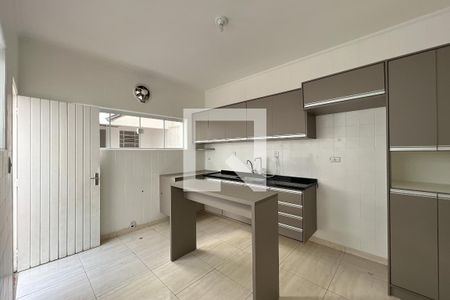 Casa à venda com 121m², 3 quartos e 2 vagasCozinha
