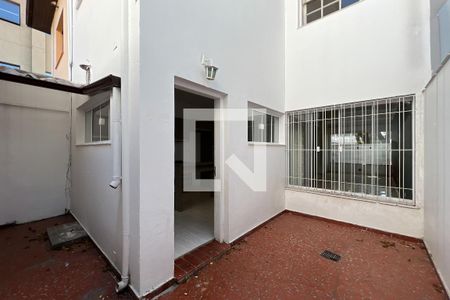 Casa à venda com 121m², 3 quartos e 2 vagasPátio / Área de Serviço