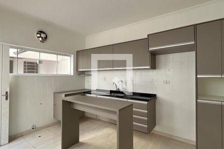 Casa à venda com 121m², 3 quartos e 2 vagasCozinha