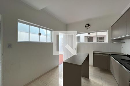 Casa à venda com 121m², 3 quartos e 2 vagasCozinha
