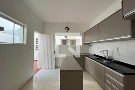 Casa à venda com 121m², 3 quartos e 2 vagasCozinha