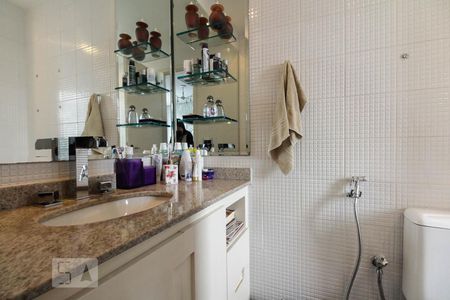 Apartamento para alugar com 148m², 3 quartos e 3 vagasBanheiro Suíte 1