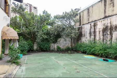 Casa à venda com 500m², 3 quartos e 6 vagasQuintal