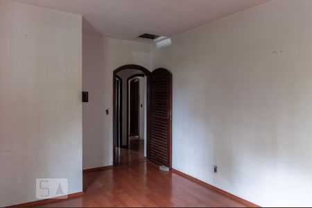 Casa à venda com 500m², 3 quartos e 6 vagasQuarto