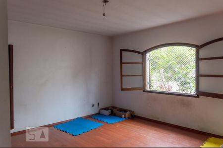 Casa à venda com 500m², 3 quartos e 6 vagasQuarto 2 - Suíte