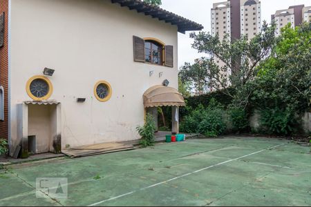 Casa à venda com 500m², 3 quartos e 6 vagasQuintal