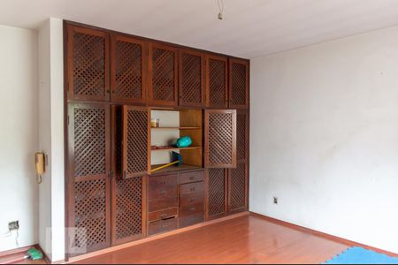 Casa à venda com 500m², 3 quartos e 6 vagasQuarto 2 - Suíte