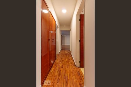 Apartamento à venda com 132m², 3 quartos e 1 vagaCorredor