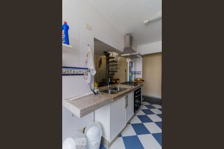 Apartamento à venda com 100m², 2 quartos e 2 vagasCozinha