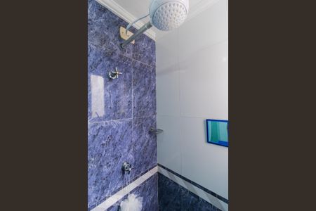 Apartamento à venda com 100m², 2 quartos e 2 vagasDetalhe banheiro