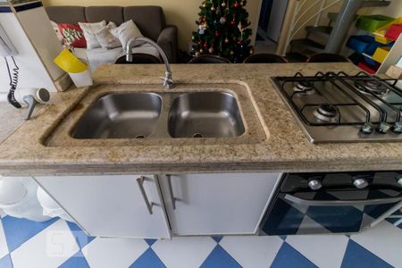 Apartamento à venda com 100m², 2 quartos e 2 vagasDetalhe cozinha