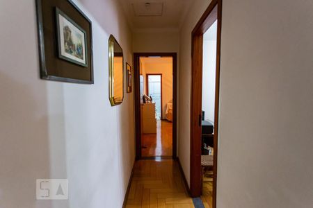 Casa à venda com 260m², 3 quartos e 6 vagasCorredor