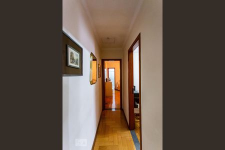 Casa à venda com 260m², 3 quartos e 6 vagasCorredor