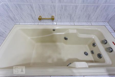 Casa à venda com 260m², 3 quartos e 6 vagasBanheira