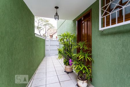 Casa à venda com 260m², 3 quartos e 6 vagasCorredor