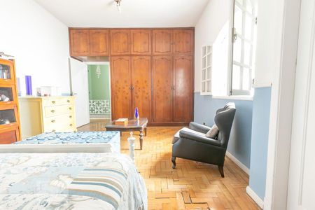 Casa à venda com 250m², 4 quartos e 5 vagasSuíte