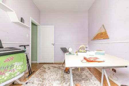 Casa à venda com 250m², 4 quartos e 5 vagasQuarto 2