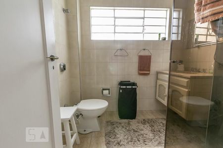 Casa à venda com 250m², 4 quartos e 5 vagasBanheiro da Suíte