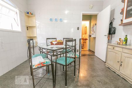 Casa à venda com 250m², 4 quartos e 5 vagasCopa