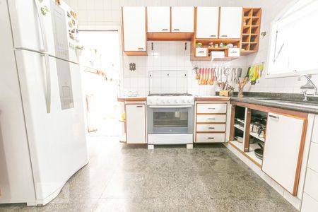 Casa à venda com 250m², 4 quartos e 5 vagasCozinha