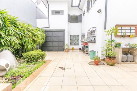 Casa à venda com 250m², 4 quartos e 5 vagasQuintal