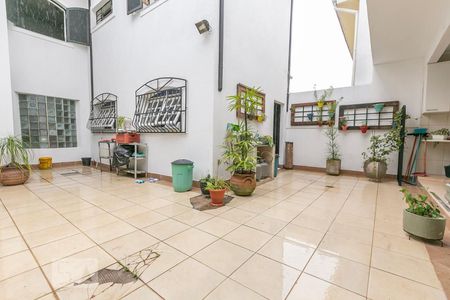 Casa à venda com 250m², 4 quartos e 5 vagasQuintal