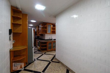 Apartamento à venda com 190m², 3 quartos e 3 vagas Apartamento à venda com 190m², 3 quartos e 3 vagasCozinha