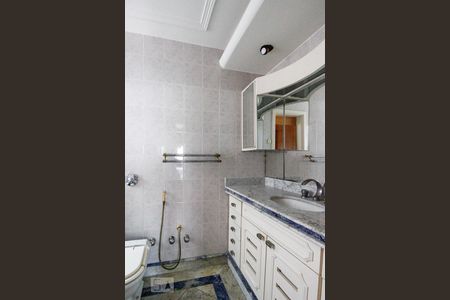 Apartamento à venda com 190m², 3 quartos e 3 vagas Apartamento à venda com 190m², 3 quartos e 3 vagasBanheiro da Suíte