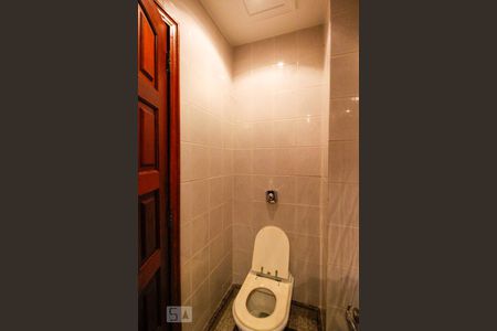 Apartamento à venda com 190m², 3 quartos e 3 vagas Apartamento à venda com 190m², 3 quartos e 3 vagasLavabo