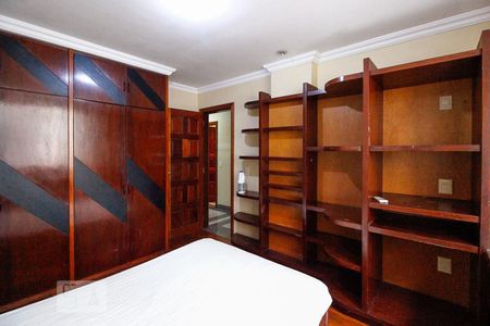 Apartamento à venda com 190m², 3 quartos e 3 vagas Apartamento à venda com 190m², 3 quartos e 3 vagasQuarto 1