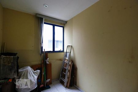 Apartamento à venda com 190m², 3 quartos e 3 vagas Apartamento à venda com 190m², 3 quartos e 3 vagasQuarto de Serviço