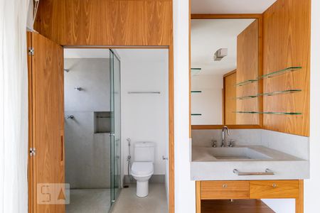 Apartamento à venda com 86m², 2 quartos e 3 vagasBanheiro da suíte
