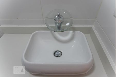 Apartamento à venda com 76m², 2 quartos e 1 vagaBanheiro da Suíte - Pia