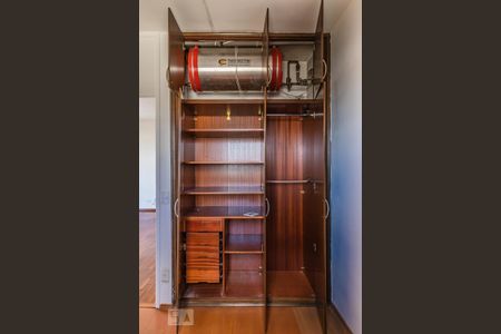 Apartamento à venda com 90m², 2 quartos e 2 vagas Apartamento à venda com 90m², 2 quartos e 2 vagasDetalhe do Quarto 1